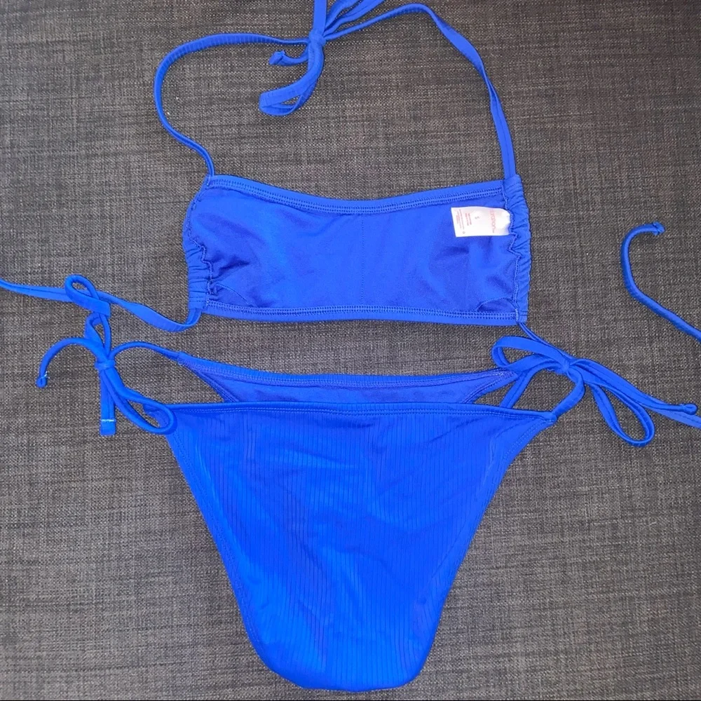 Blue bikini - Picture 8 of 8